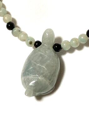 Cute Quartzite Jade Turtle Pendant & Kiwi Stone Short Beaded Necklace